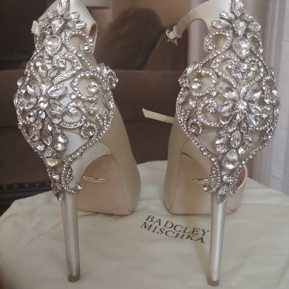 Badgley Mischka Shoes - Reserved: BADGLEY MISCHKA - Satin Stone Pumps